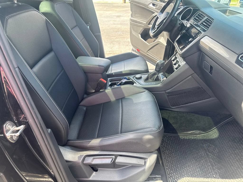 Used 2021 Volkswagen Tiguan SE R-Line AWD/4WD image 35
