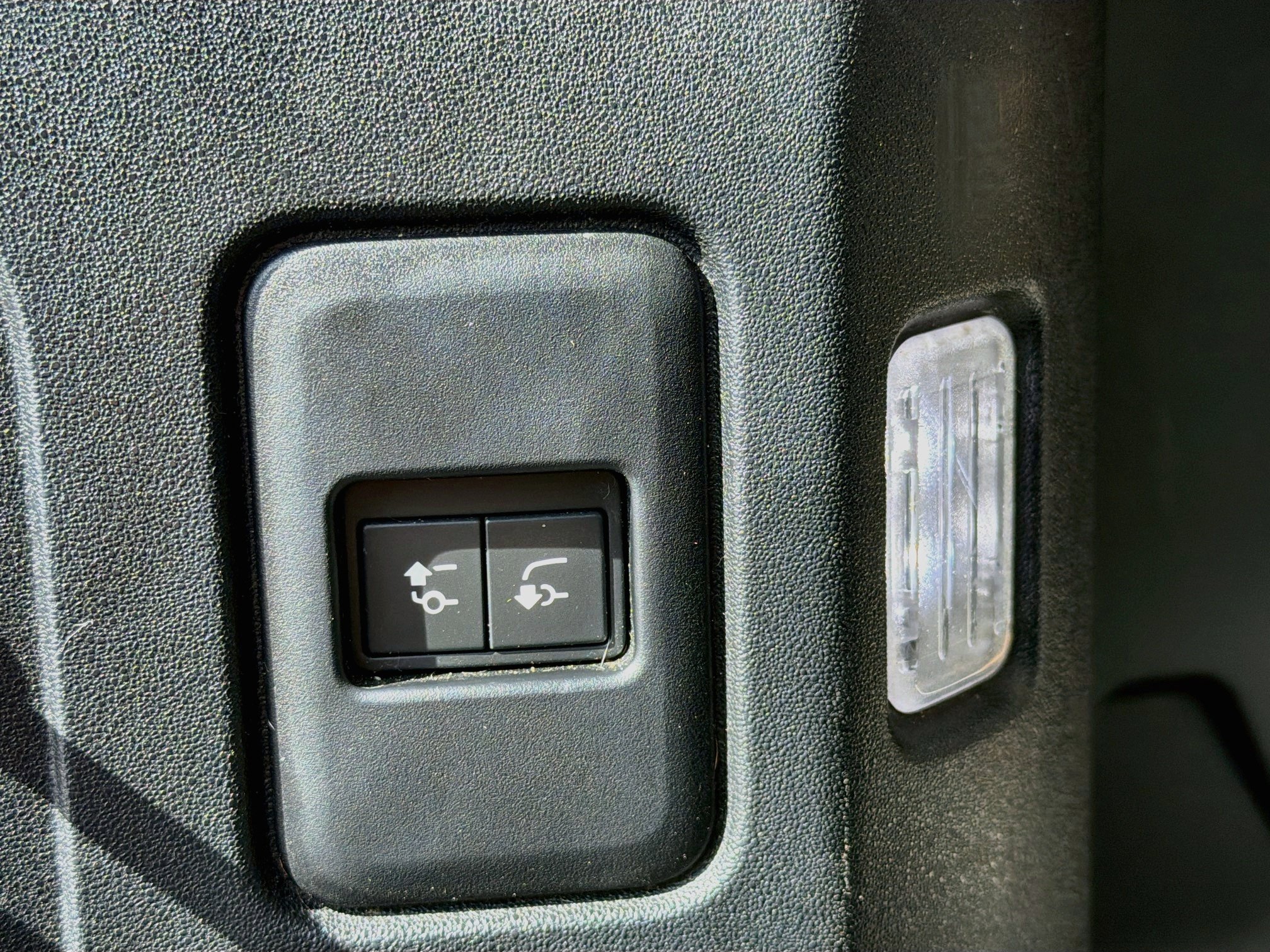 Used 2024 Land Rover Defender 90 V8 AWD/4WD image 13