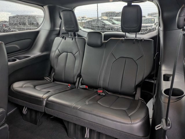 Certified 2026 Chrysler Pacifica Select FWD image 15