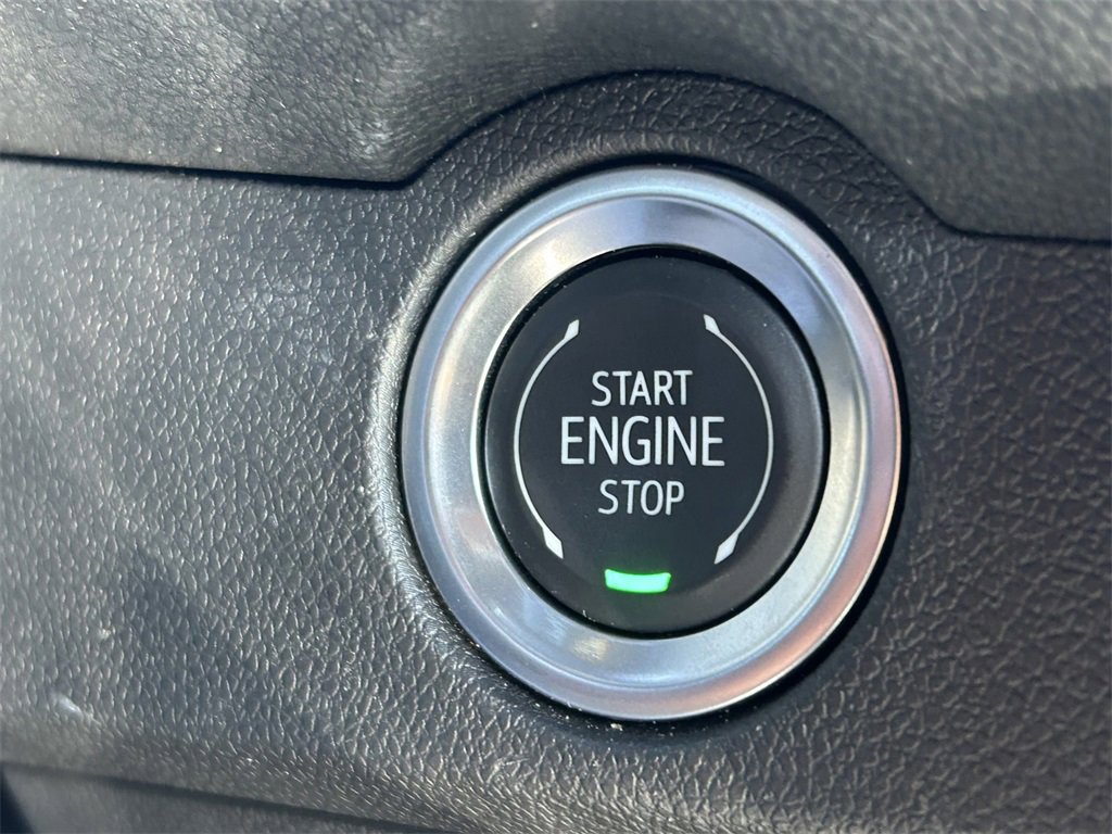 Used 2025 Chevrolet Traverse LT image 29