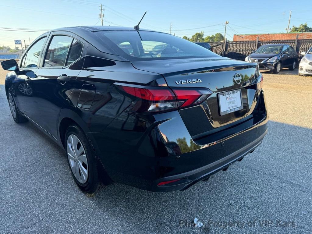 Used 2023 Nissan Versa S image 3