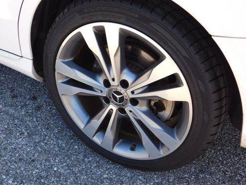 Used 2019 Mercedes-Benz C 300 Sedan image 9