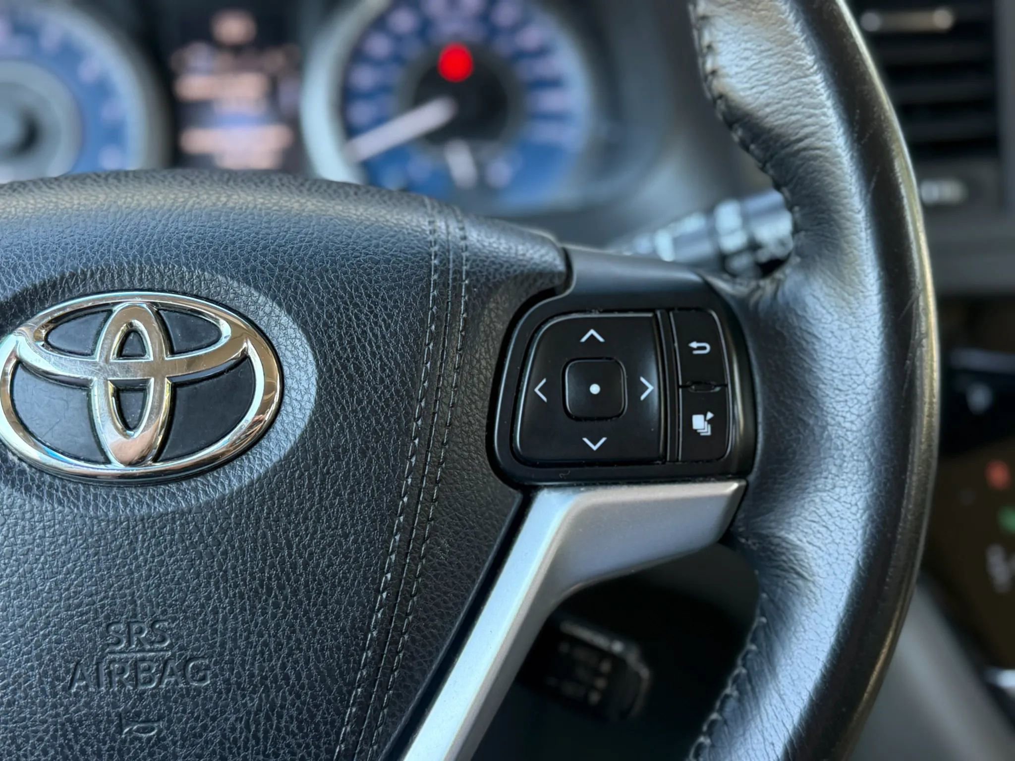 Used 2016 Toyota Sienna XLE Premium FWD image 28