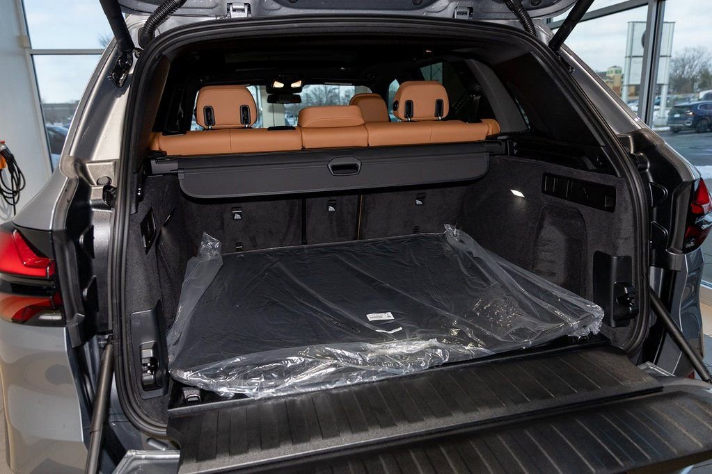 New 2026 BMW X5 xDrive40i w/ Climate Comfort Package image 11