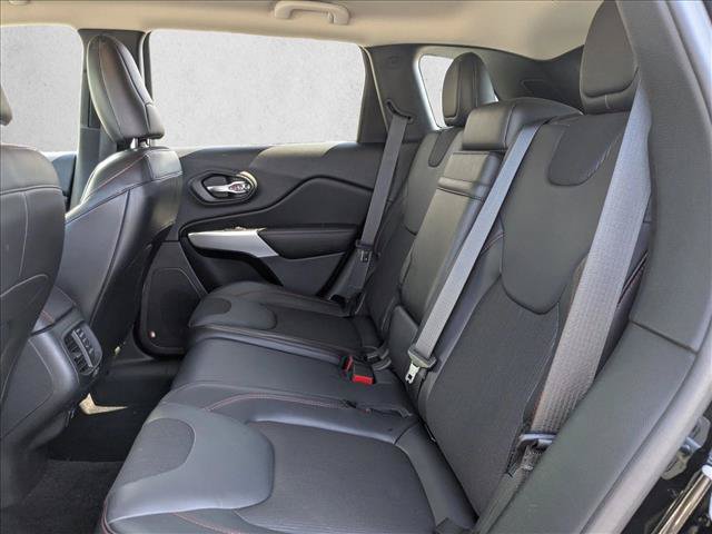 Used 2018 Jeep Cherokee Trailhawk w/ Trailer Tow Group AWD/4WD image 19