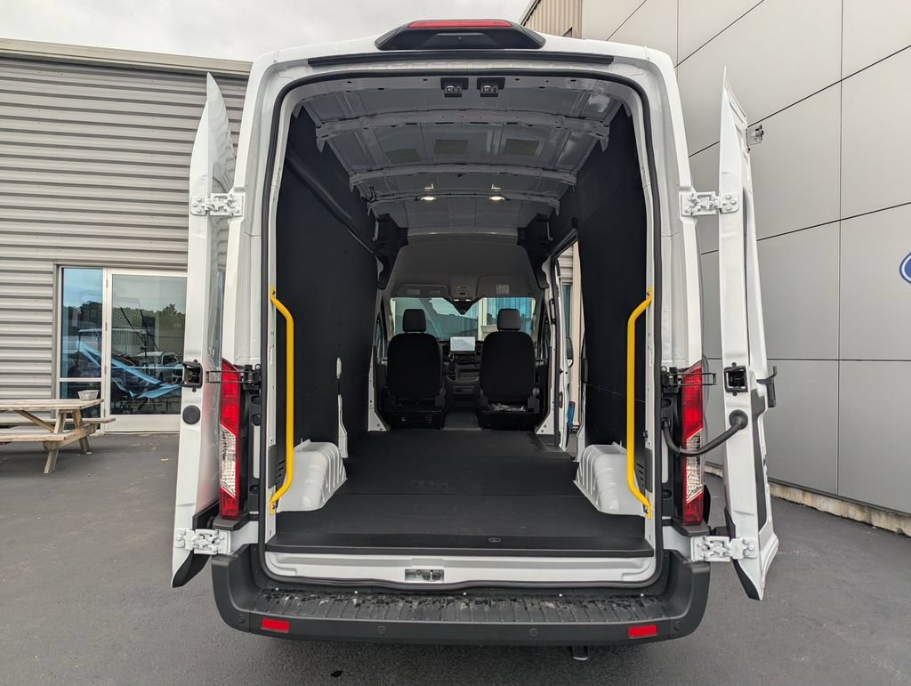 New 2026 Ford Transit 250 148 High Roof AWD image 34