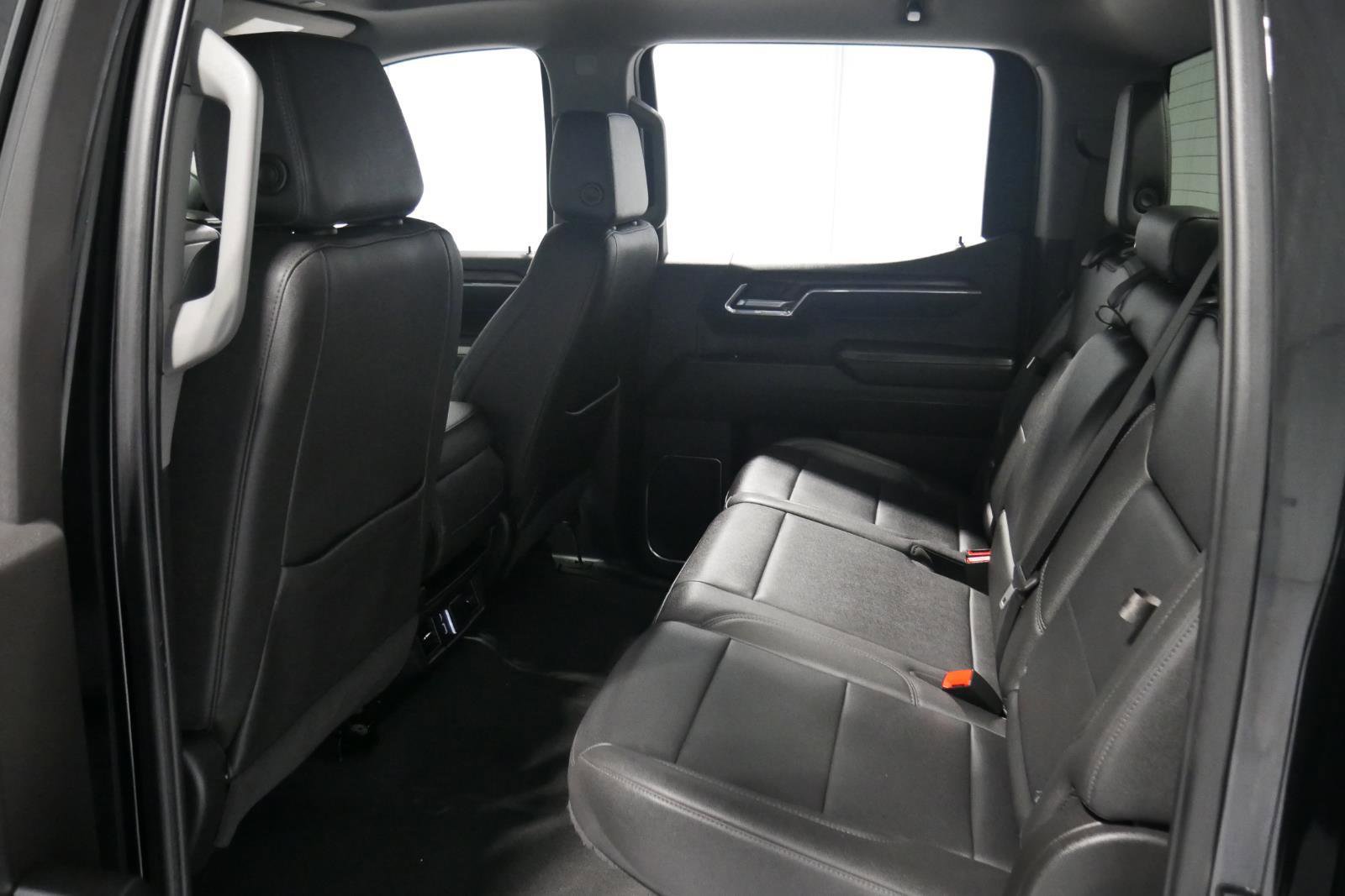 Used 2024 GMC Sierra 1500 SLT image 12