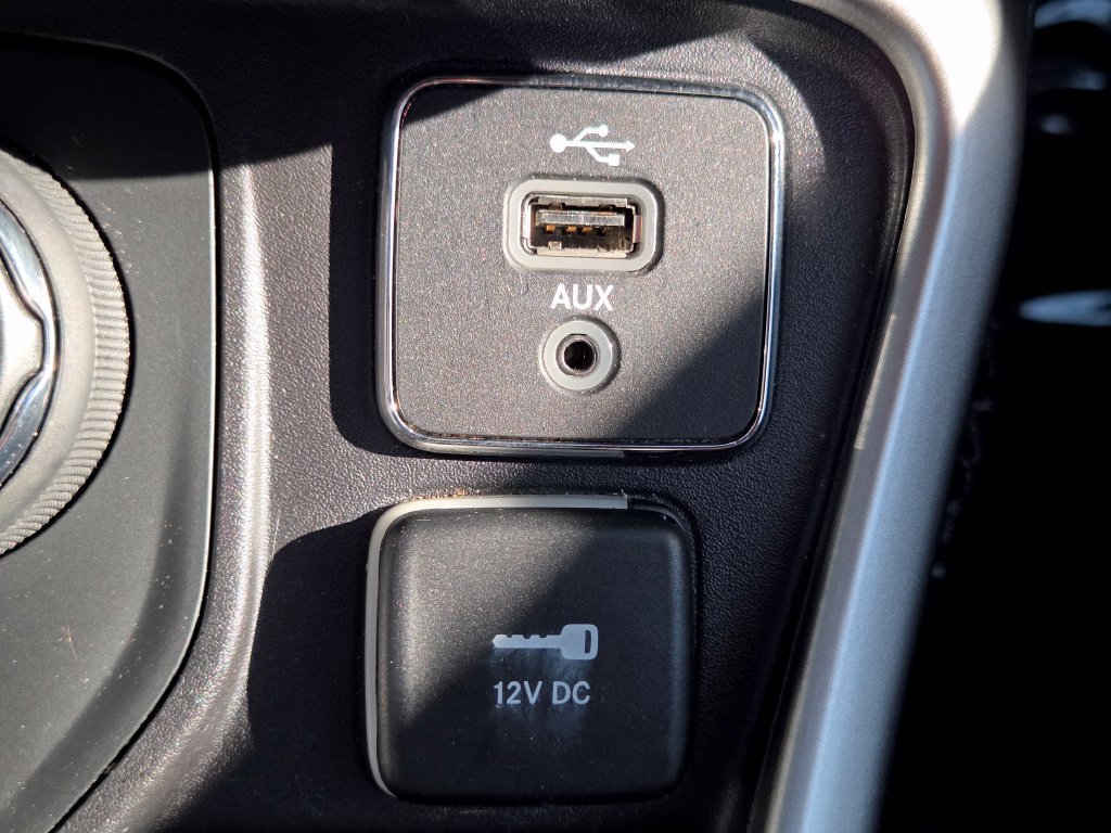 Used 2019 Jeep Compass Latitude w/ Popular Equipment Group AWD/4WD image 11