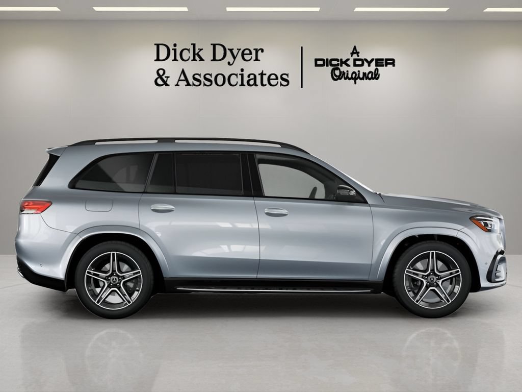 Used 2025 Mercedes-Benz GLS 450 4MATIC image 7