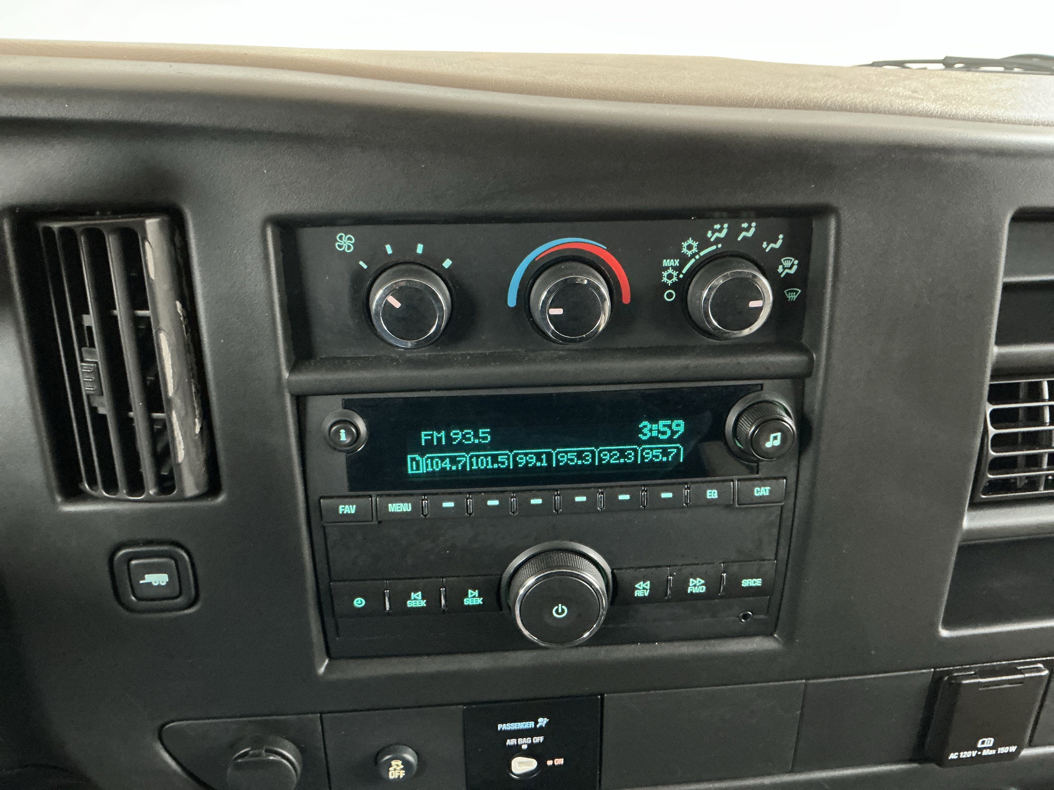 Used 2017 Chevrolet Express 2500 image 10