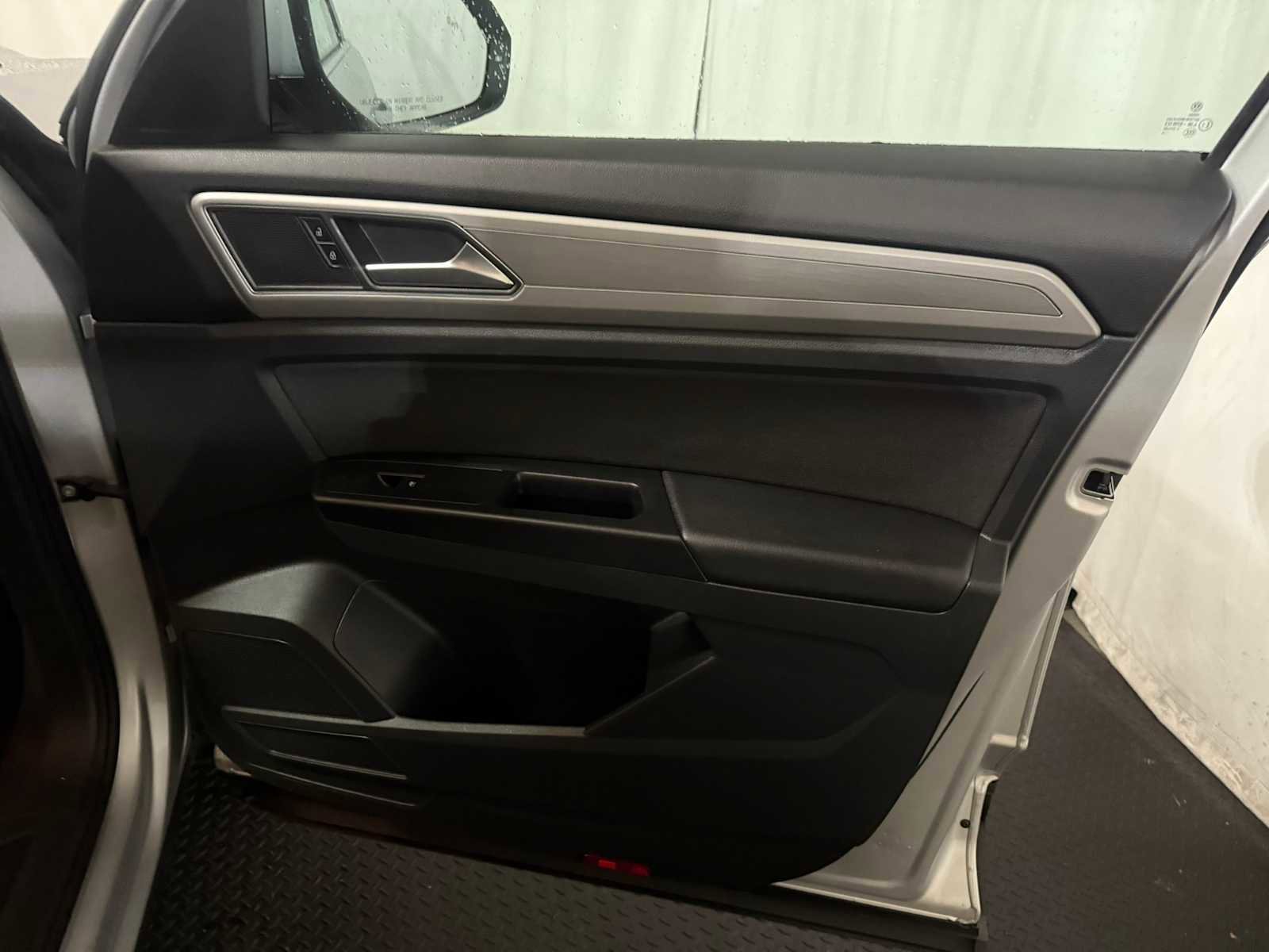 Used 2019 Volkswagen Atlas S image 28