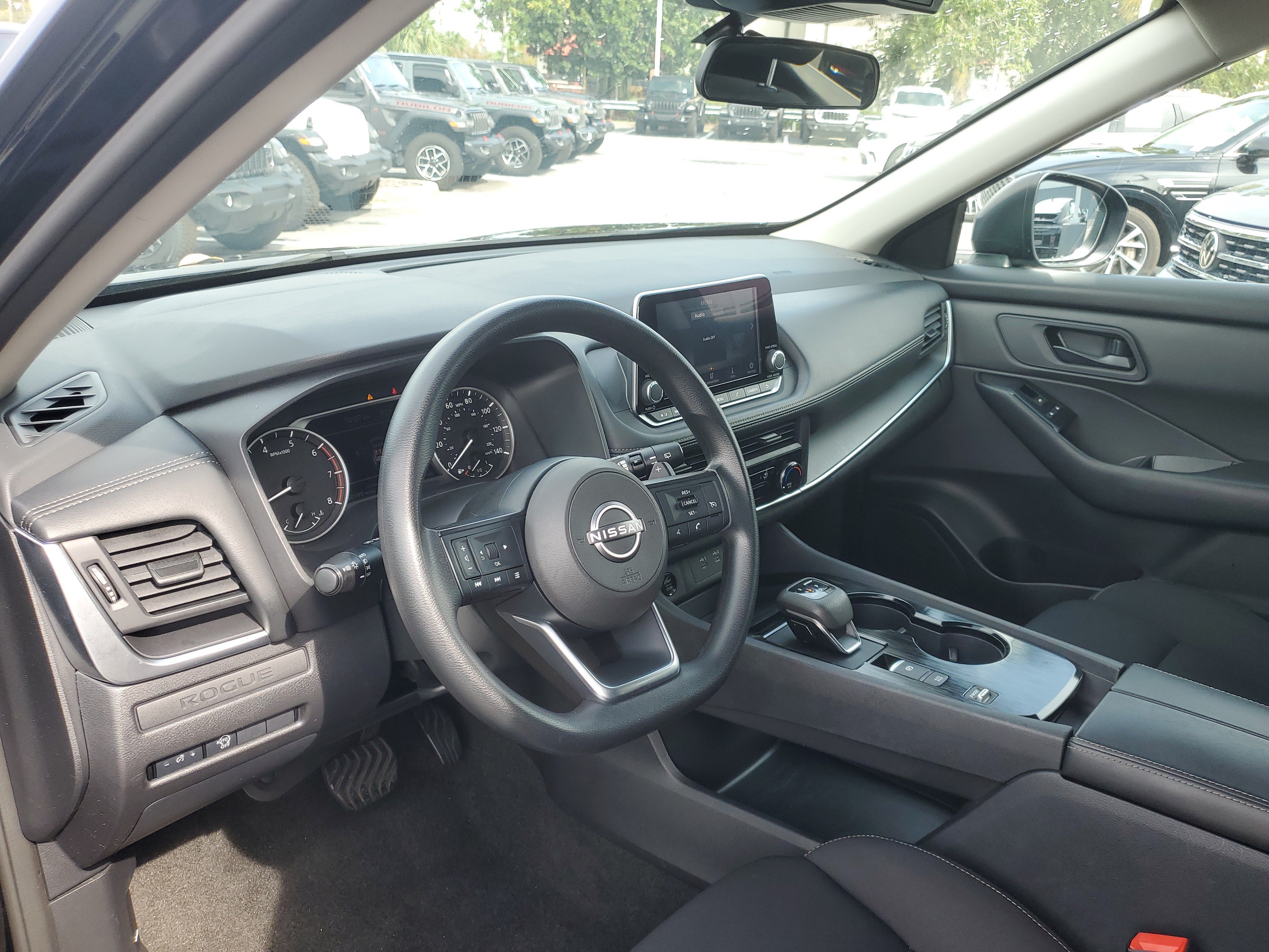 Used 2024 Nissan Rogue S FWD image 13