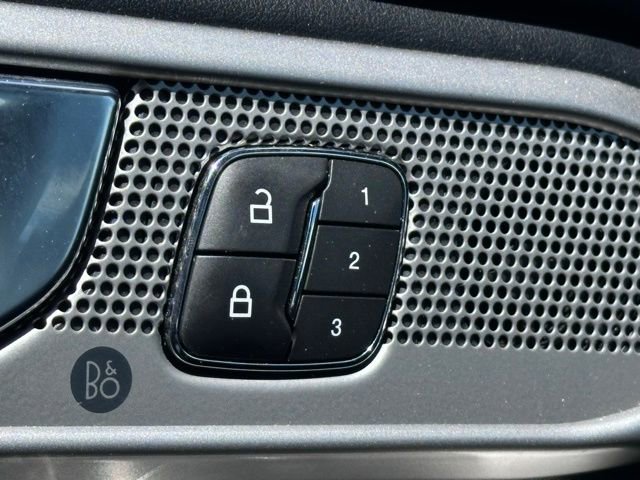 Used 2020 Ford Explorer Limited w/ Hybrid Equipment Group 310A AWD/4WD image 21