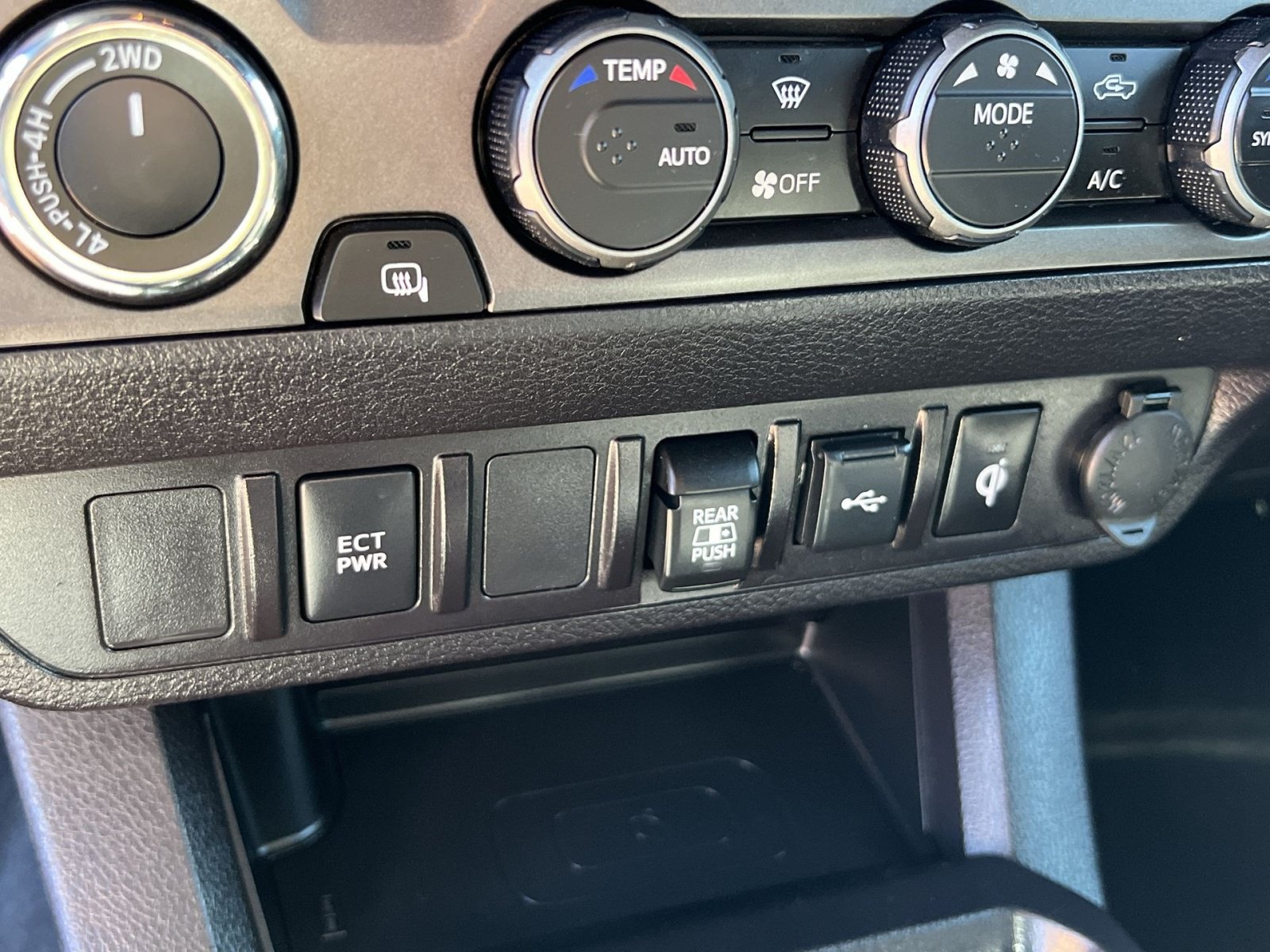 Used 2023 Toyota Tacoma TRD Off-Road AWD/4WD image 27