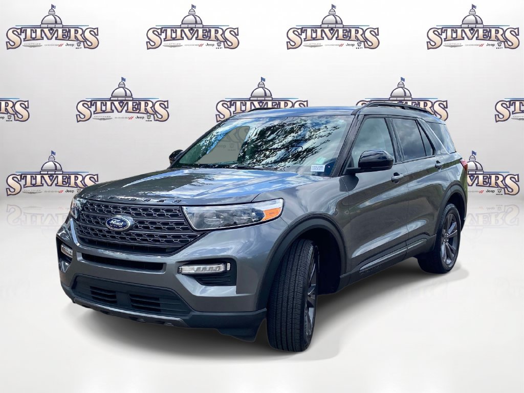 Used 2023 Ford Explorer XLT w/ Equipment Group 202A RWD image 3
