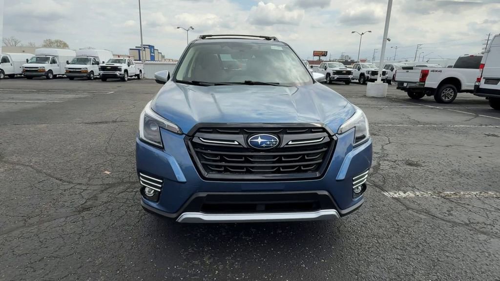 Used 2023 Subaru Forester Touring AWD/4WD image 3