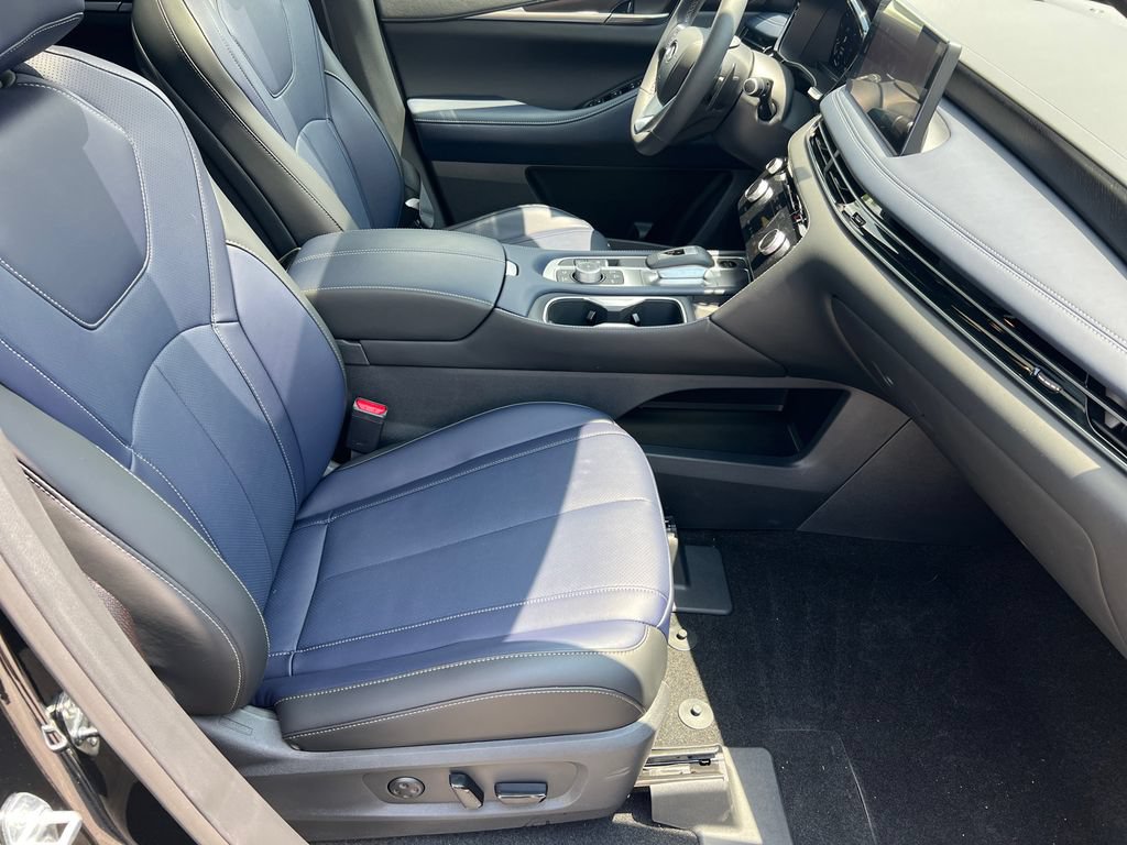 Certified 2026 INFINITI QX60 Sport w/ Dark Cargo Package AWD/4WD image 13