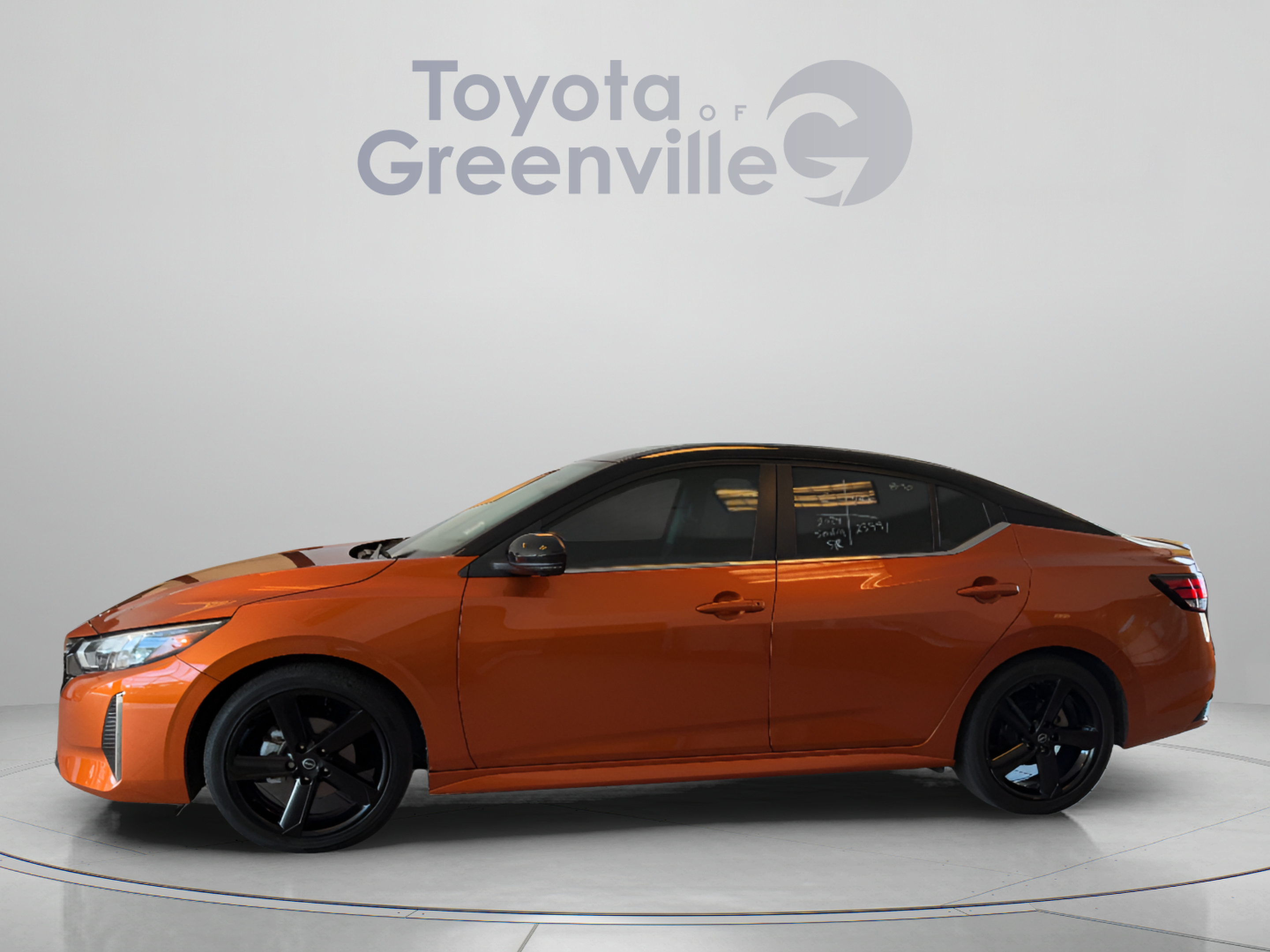 Used 2024 Nissan Sentra SR w/ SR Premium Package FWD image 2