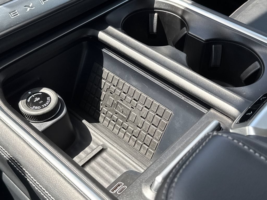 Used 2025 Ford Expedition Platinum AWD/4WD image 28