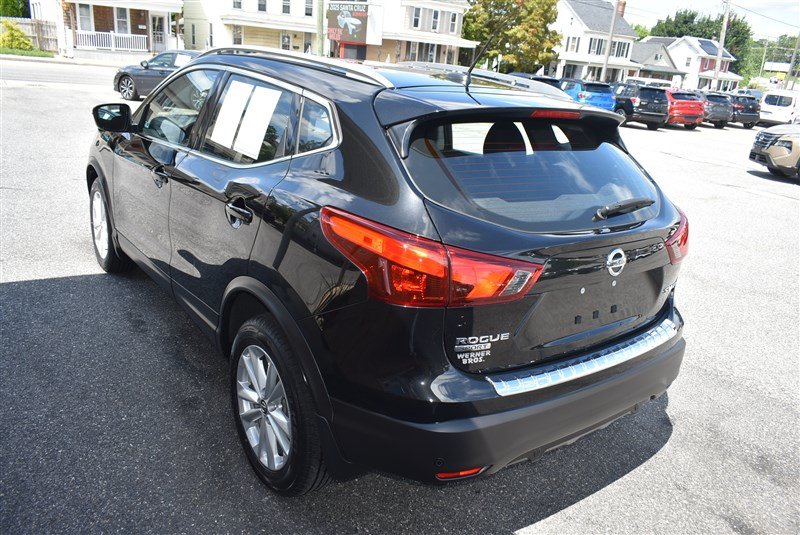 Used 2019 Nissan Rogue Sport SV w/ Technology Package AWD/4WD image 7
