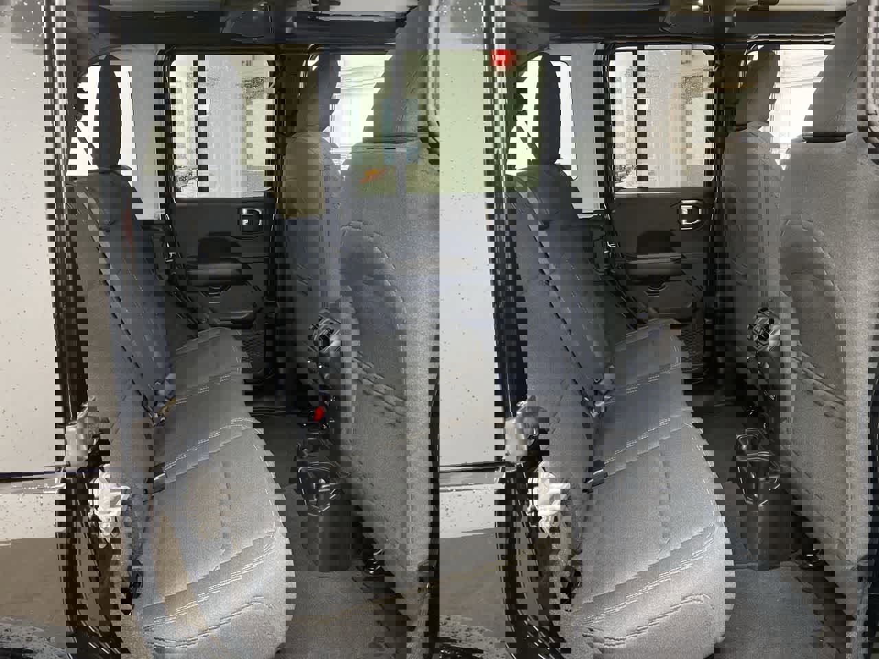 Used 2025 Jeep Wrangler Sahara image 17