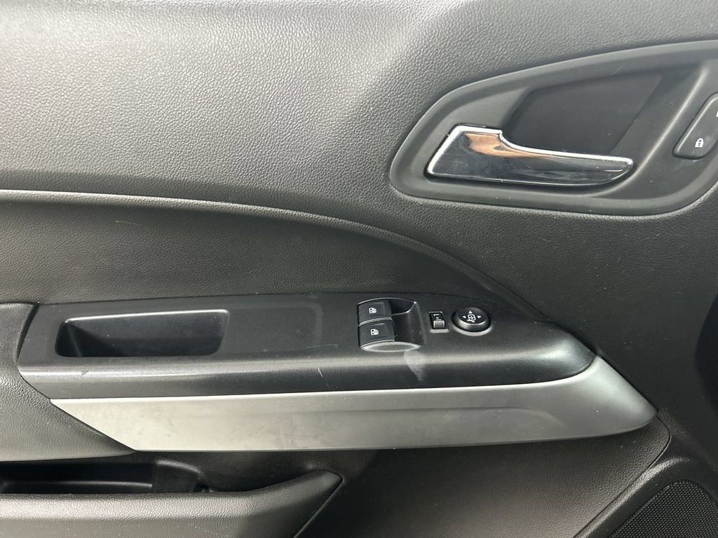 Used 2018 Chevrolet Colorado LT w/ Redline Special Edition AWD/4WD image 11