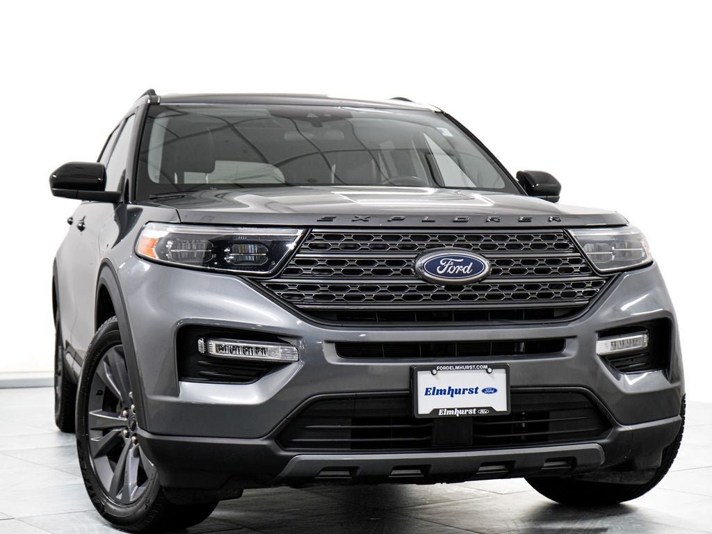 Certified 2023 Ford Explorer XLT w/ Equipment Group 202A AWD/4WD image 3