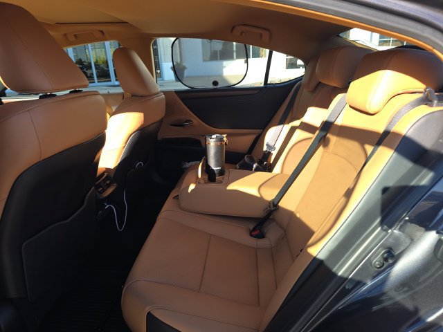 Used 2025 Lexus ES 350 w/ Premium Package FWD image 9