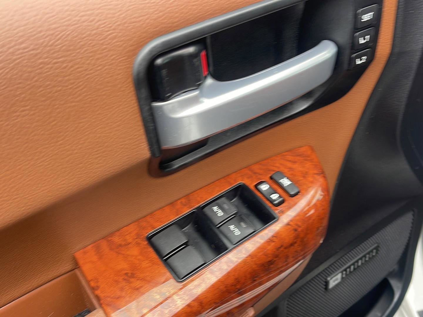 Used 2019 Toyota Sequoia Platinum image 12