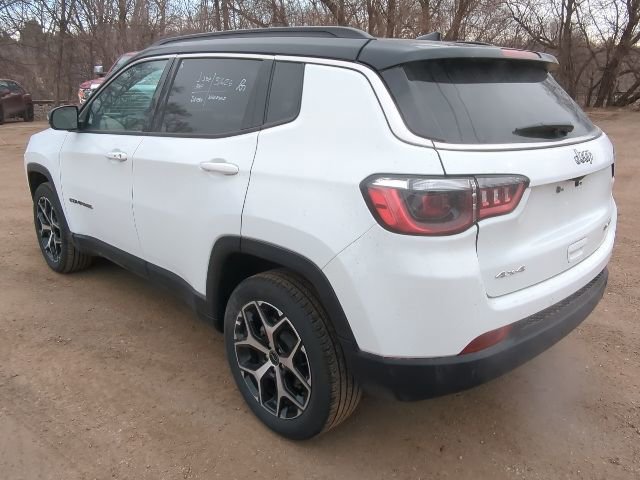 Used 2025 Jeep Compass Limited image 10