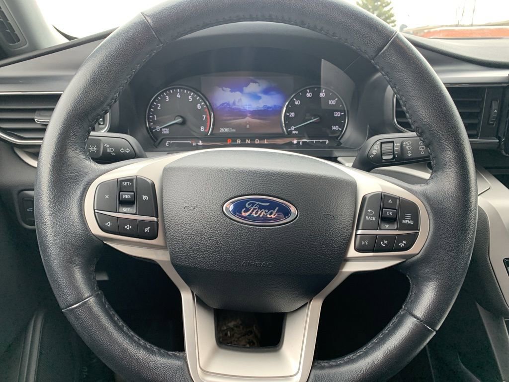 Used 2022 Ford Explorer XLT w/ Equipment Group 202A image 16