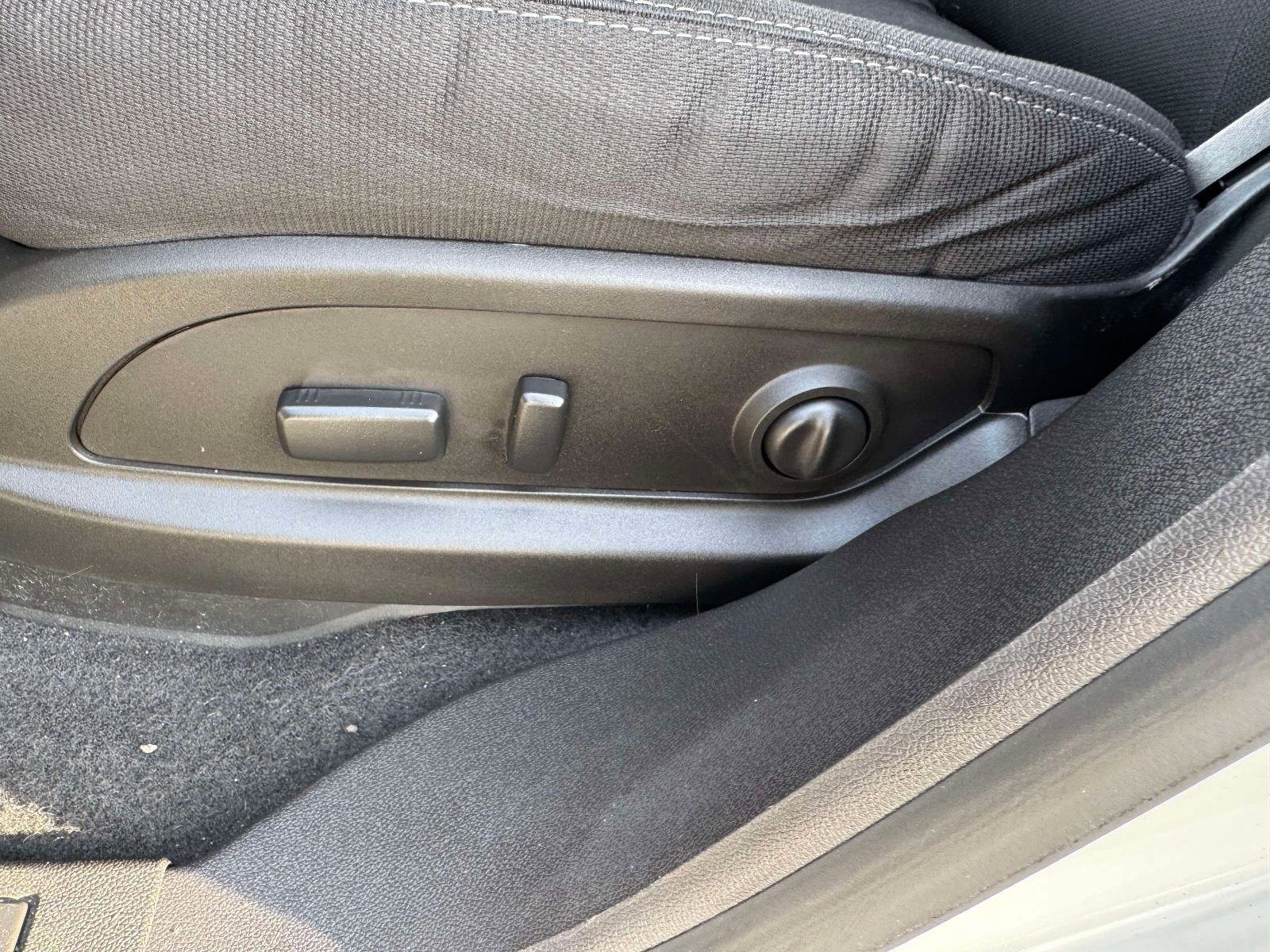 Used 2015 GMC Acadia SLE AWD/4WD image 25