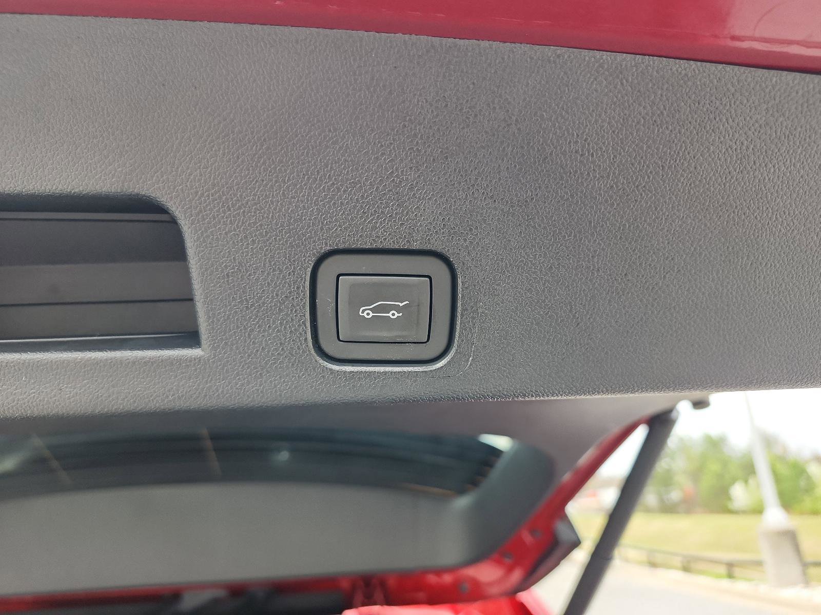 Certified 2025 GMC Acadia Denali image 9