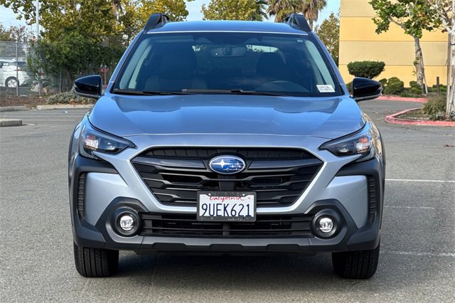 Used 2025 Subaru Outback Premium w/ Popular Package #1A image 9