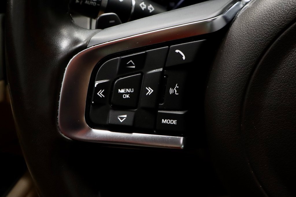 Used 2020 Jaguar XF Prestige image 26