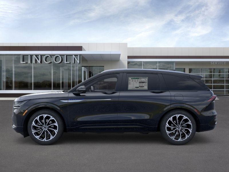 New 2025 Lincoln Nautilus Reserve image 3