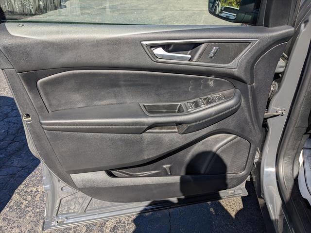 Used 2021 Ford Edge SE image 10