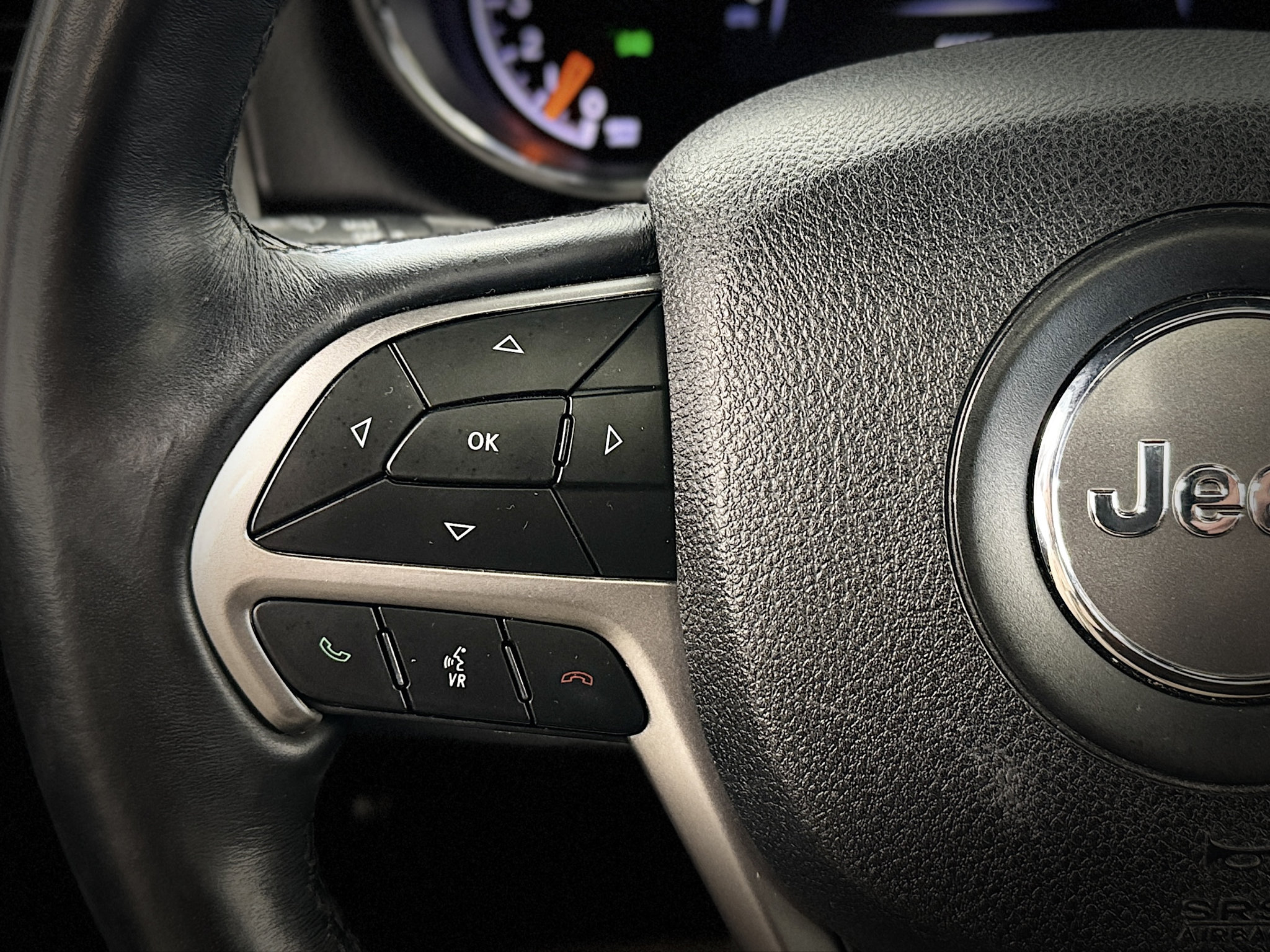 Used 2018 Jeep Grand Cherokee Altitude AWD/4WD image 20