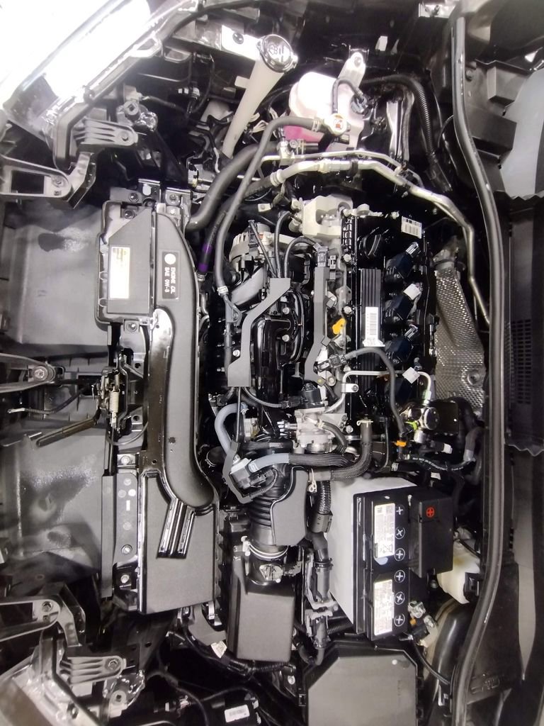 Used 2024 Toyota Corolla Cross L image 7