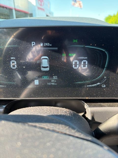 Used 2023 Kia Niro SX Touring image 1