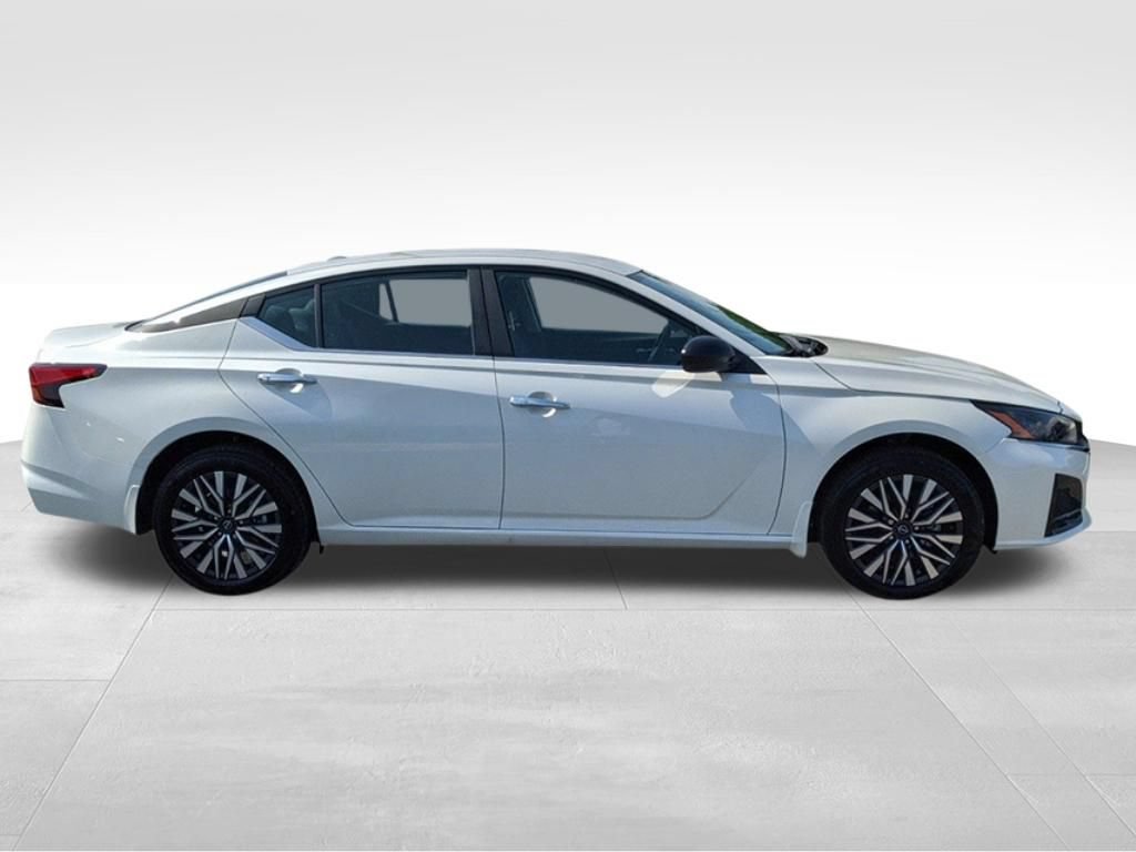 New 2026 Nissan Altima 2.5 SV AWD/4WD image 7