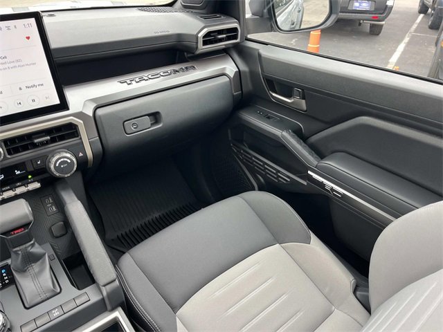 Used 2025 Toyota Tacoma TRD Off-Road image 16