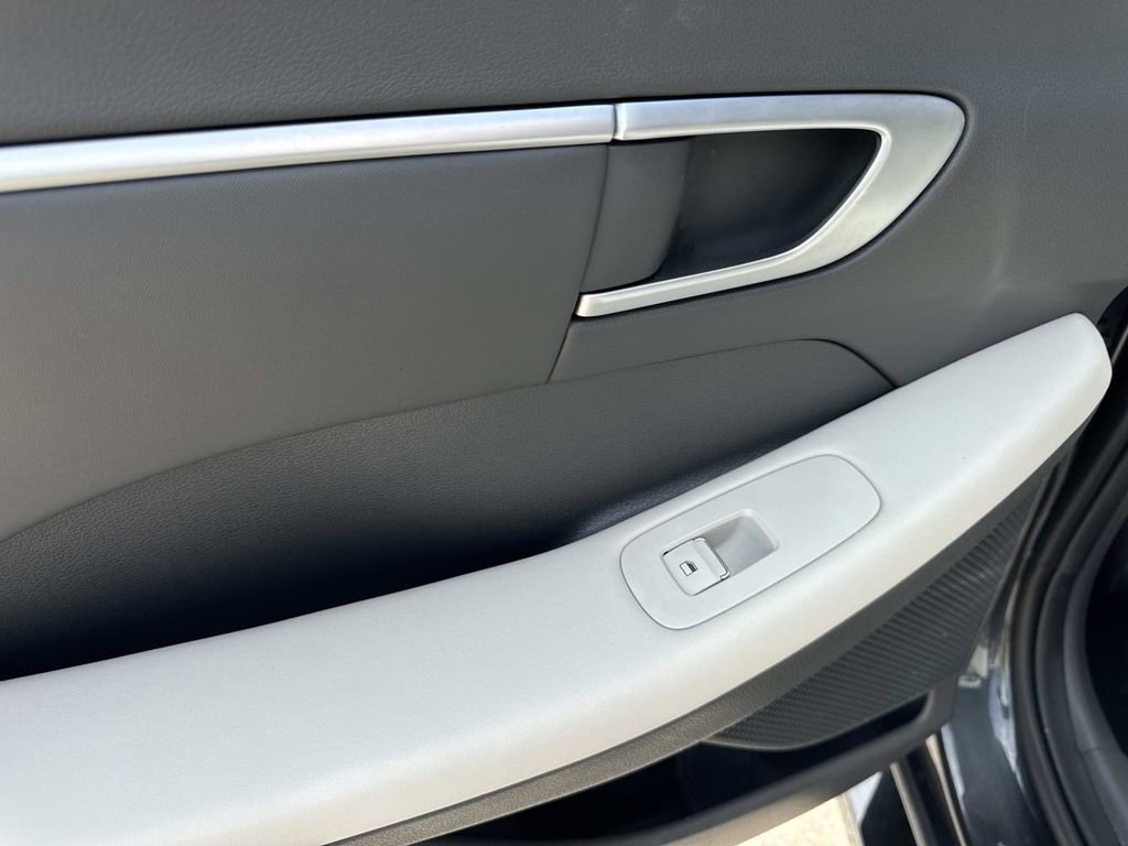 Used 2025 Hyundai Sonata SEL FWD image 30