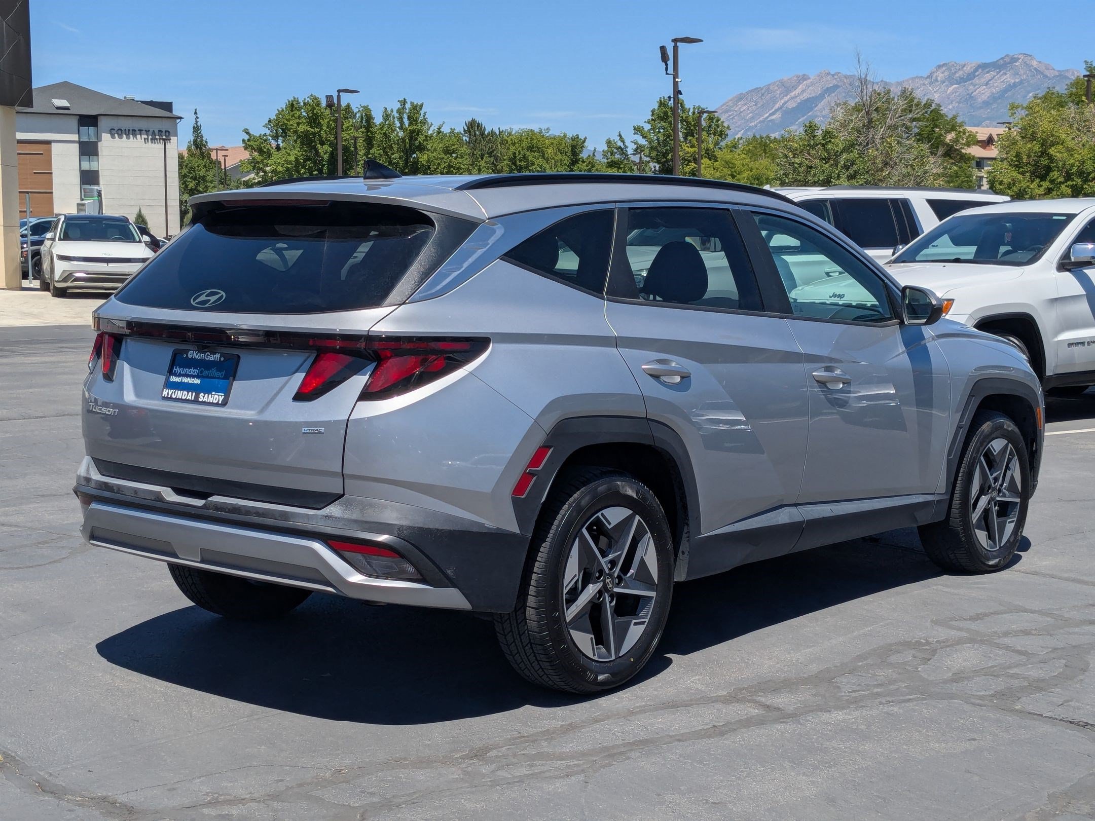 Certified 2025 Hyundai Tucson SEL AWD/4WD image 3