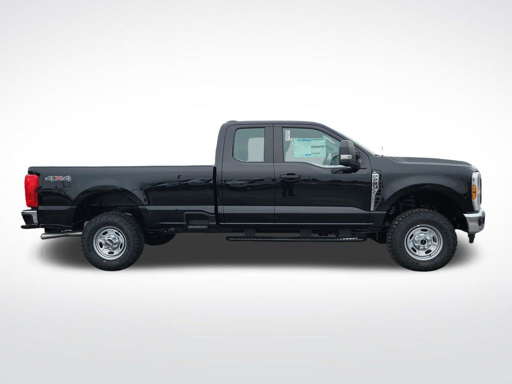 New 2026 Ford F250 XL w/ XL Off-Road Package image 4