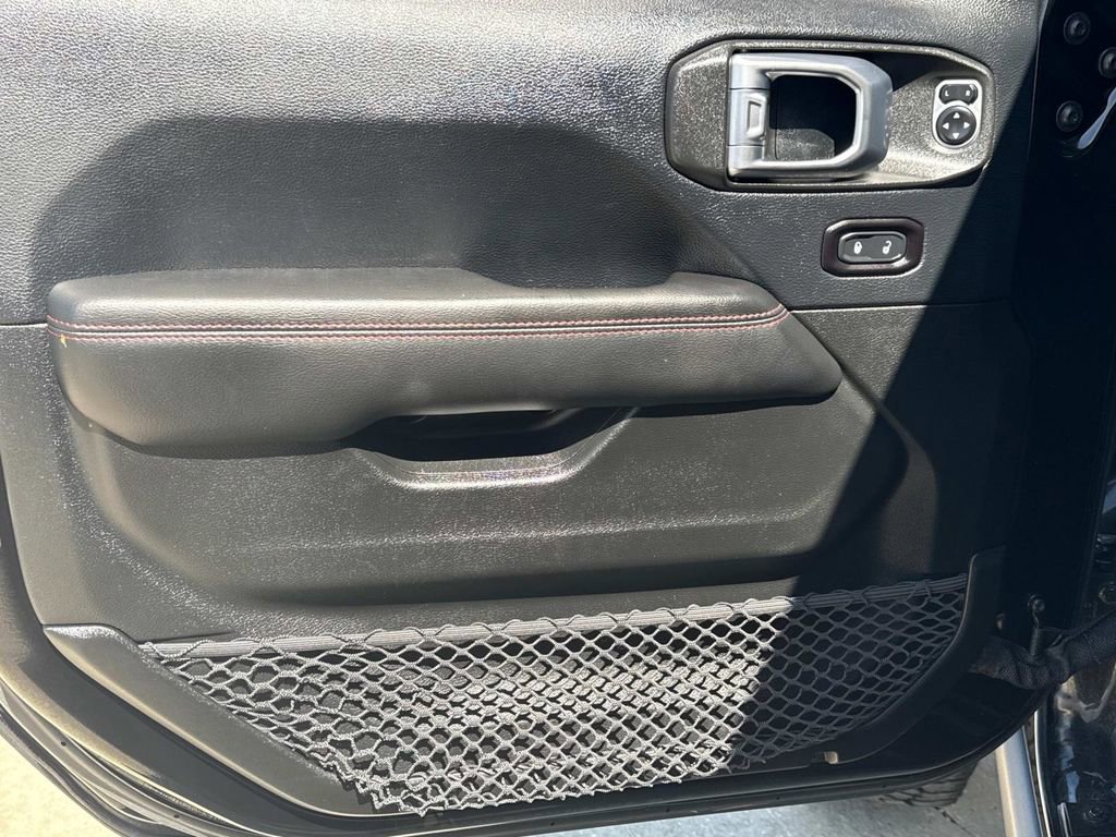 Used 2018 Jeep Wrangler Unlimited Rubicon image 22