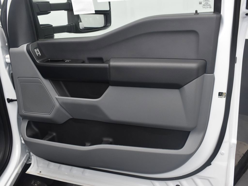 New 2025 Ford F450 XL w/ XL Chrome Package image 14