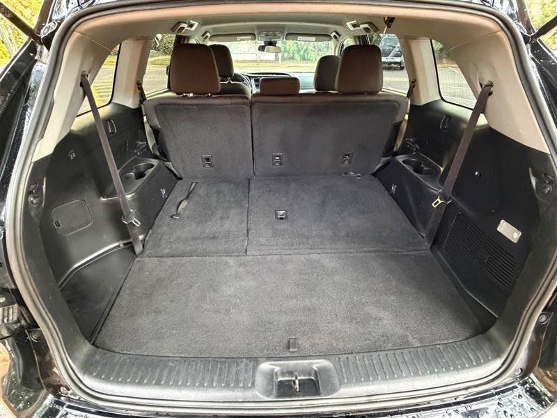 Used 2019 Toyota Highlander LE AWD/4WD image 19