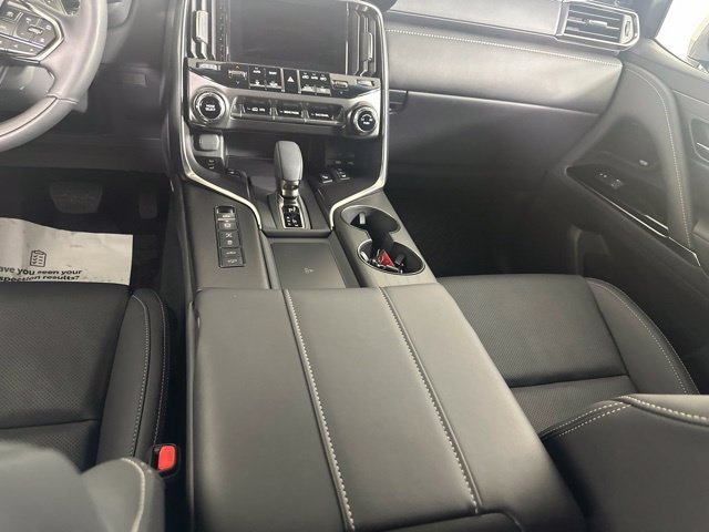 Used 2025 Lexus LX 700h Luxury AWD/4WD image 28