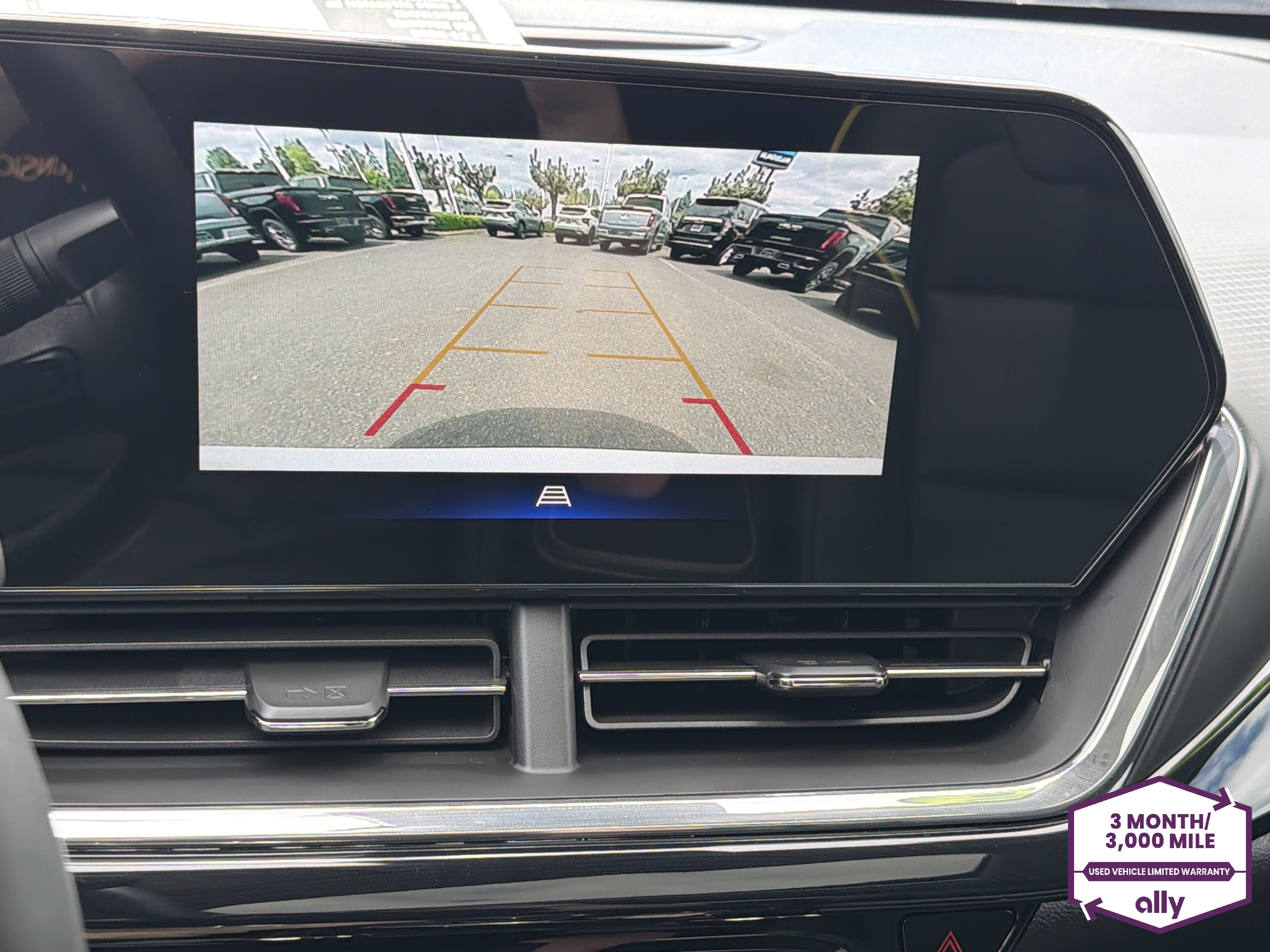 Used 2025 Chevrolet Trax ACTIV w/ Sunroof Package FWD image 22